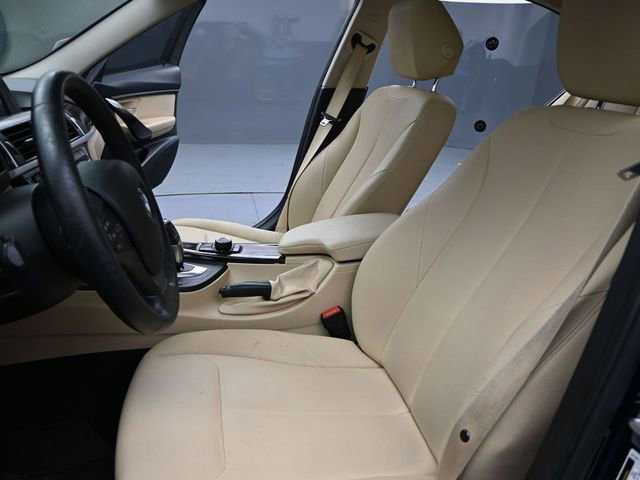 Used 2017 BMW 320i xDrive Sedan image 16