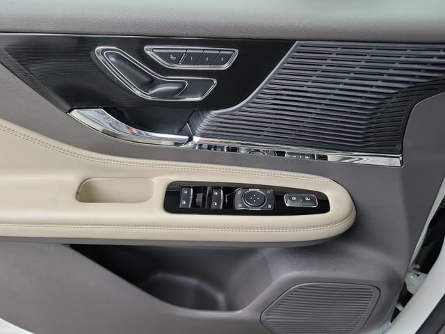 Certified 2022 Lincoln Corsair FWD image 12