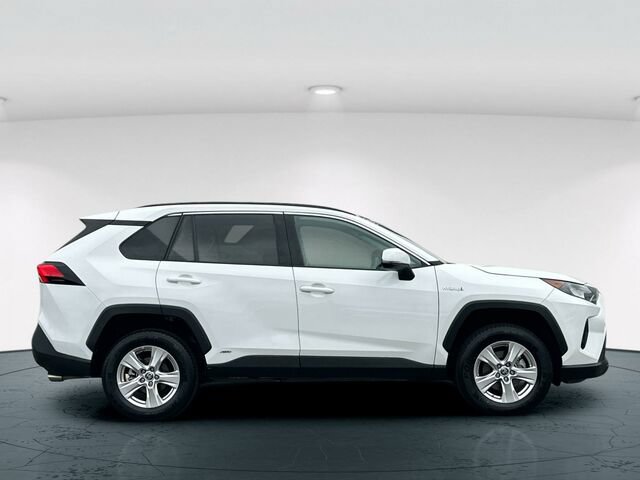 Used 2021 Toyota RAV4 LE AWD/4WD image 7