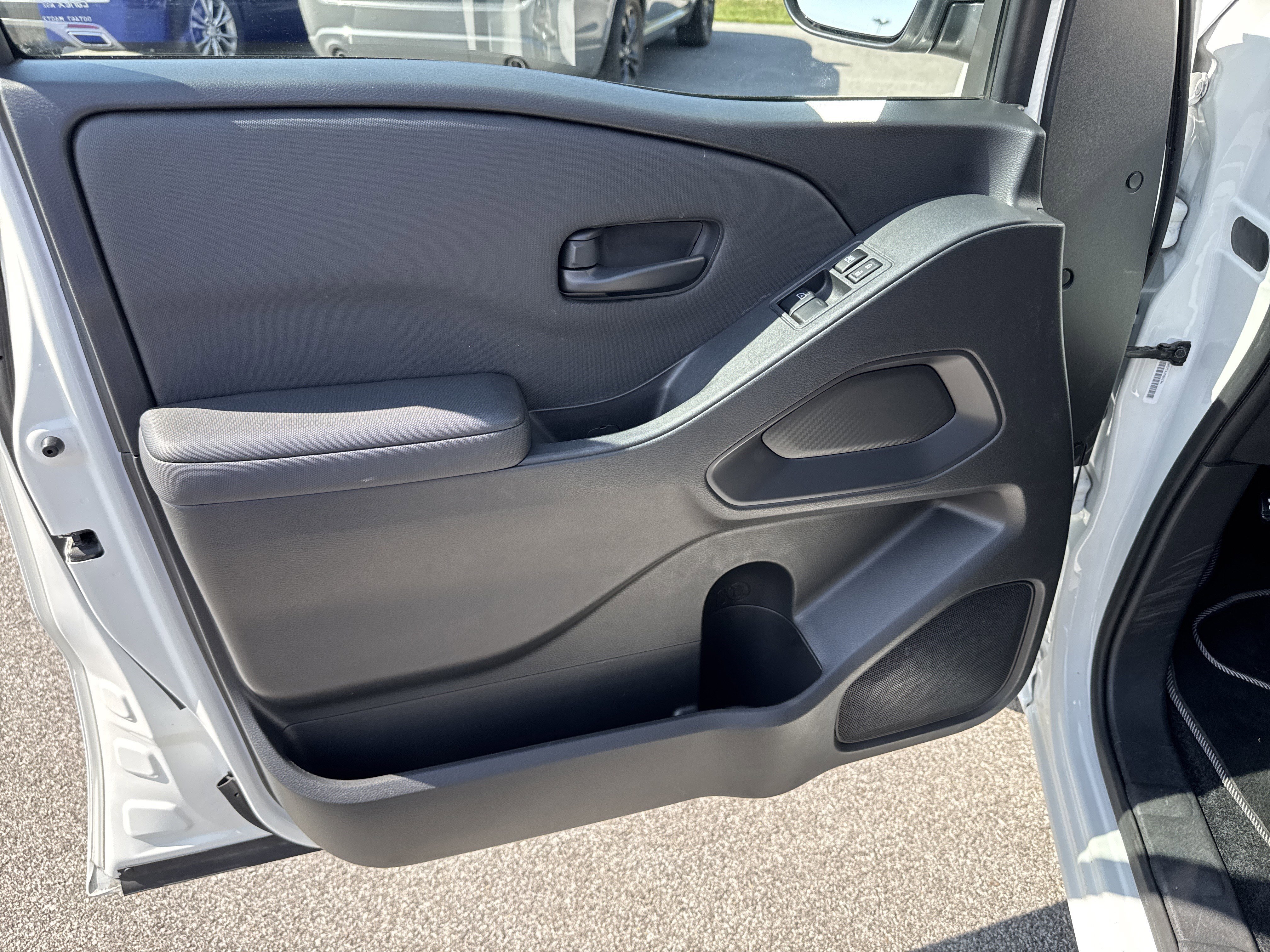 Used 2024 Nissan Frontier S w/ S Utility Package image 9