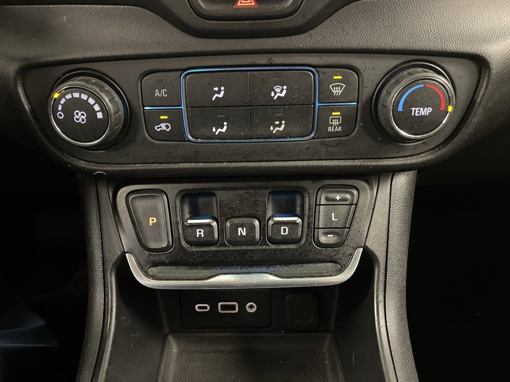 Used 2020 GMC Terrain SLE image 26