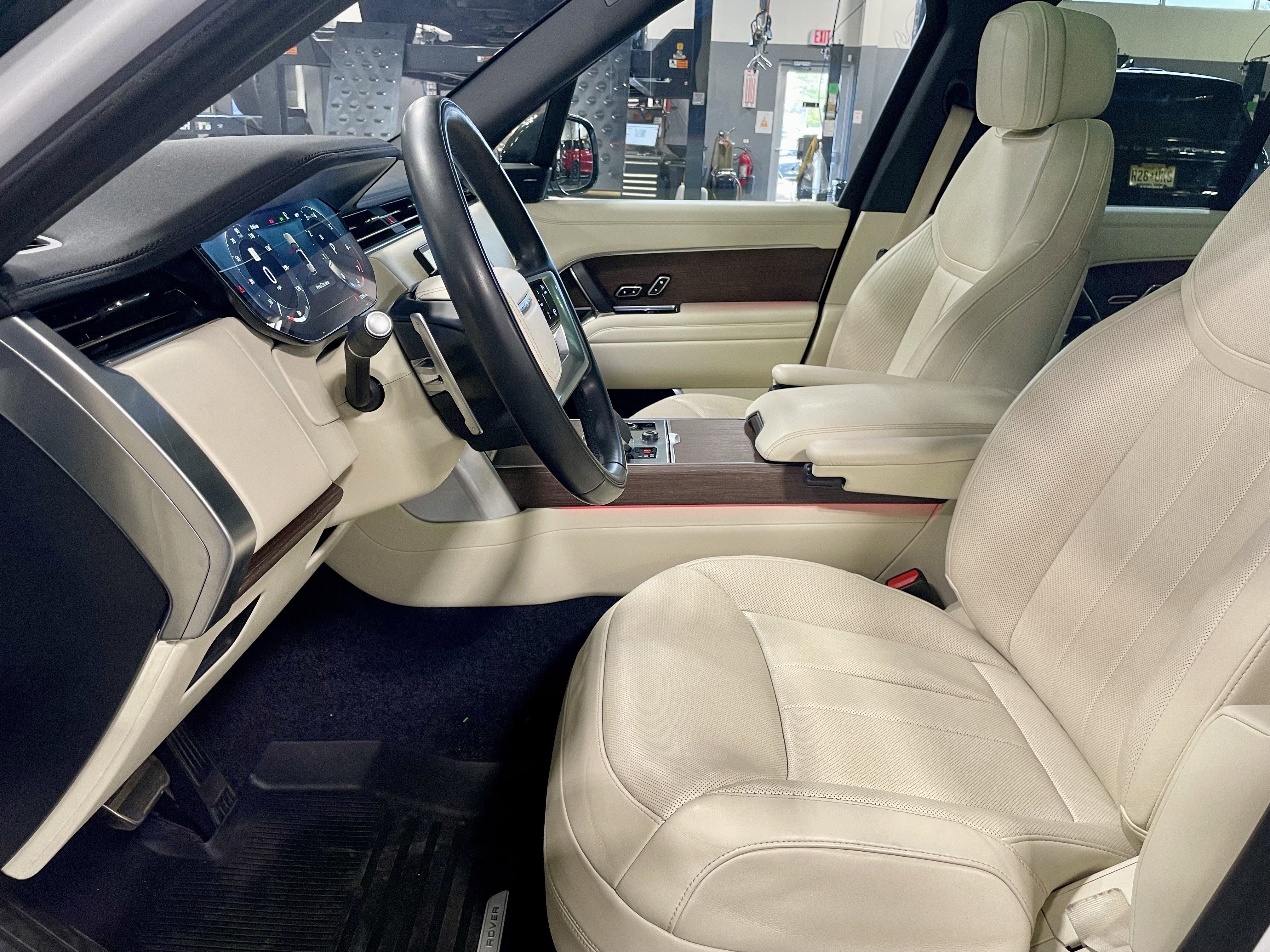 Certified 2023 Land Rover Range Rover SE image 14