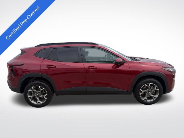 Used 2025 Chevrolet Trax LT w/ LT Convenience Package FWD image 7
