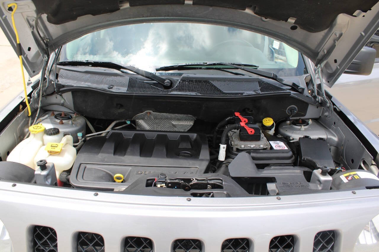 Used 2017 Jeep Patriot Latitude FWD image 22