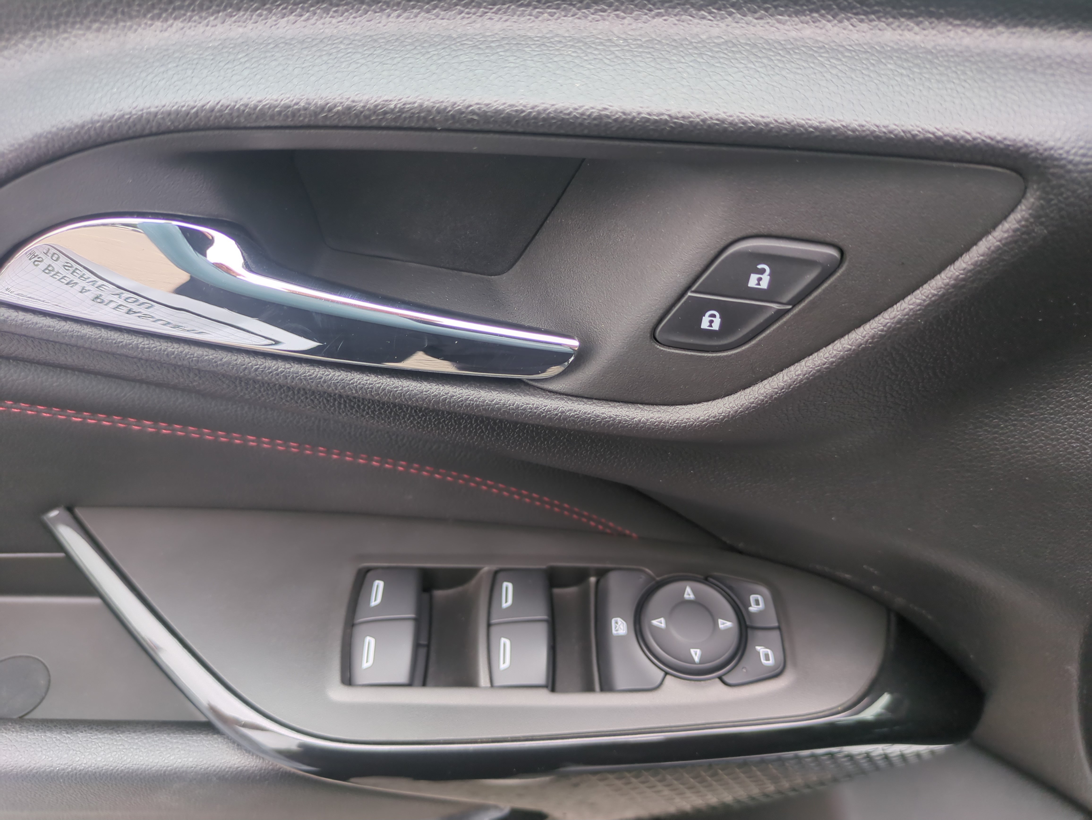Used 2024 Chevrolet Trax RS FWD image 9