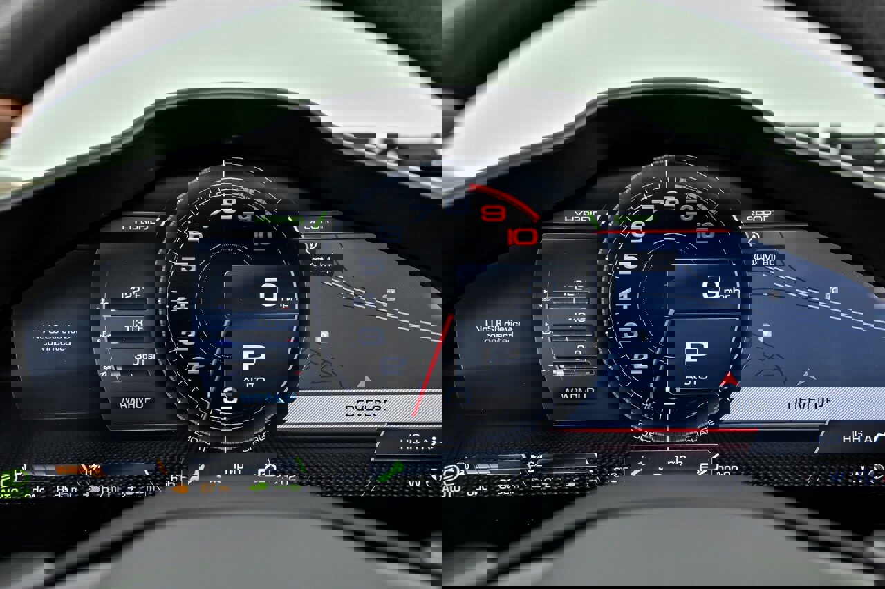 Used 2024 Ferrari SF90 Spider image 36