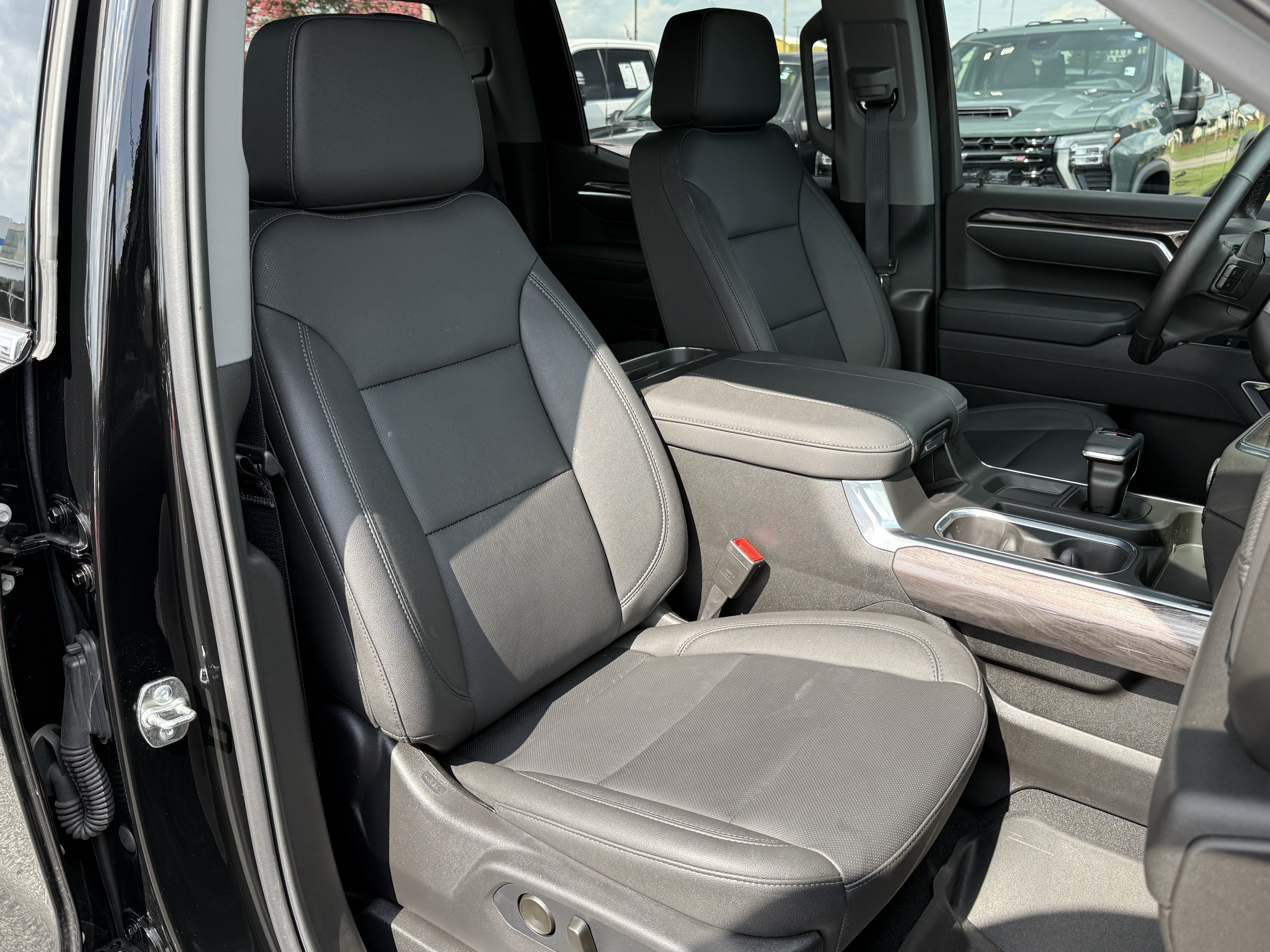 Used 2026 Chevrolet Silverado 1500 LTZ AWD/4WD image 33