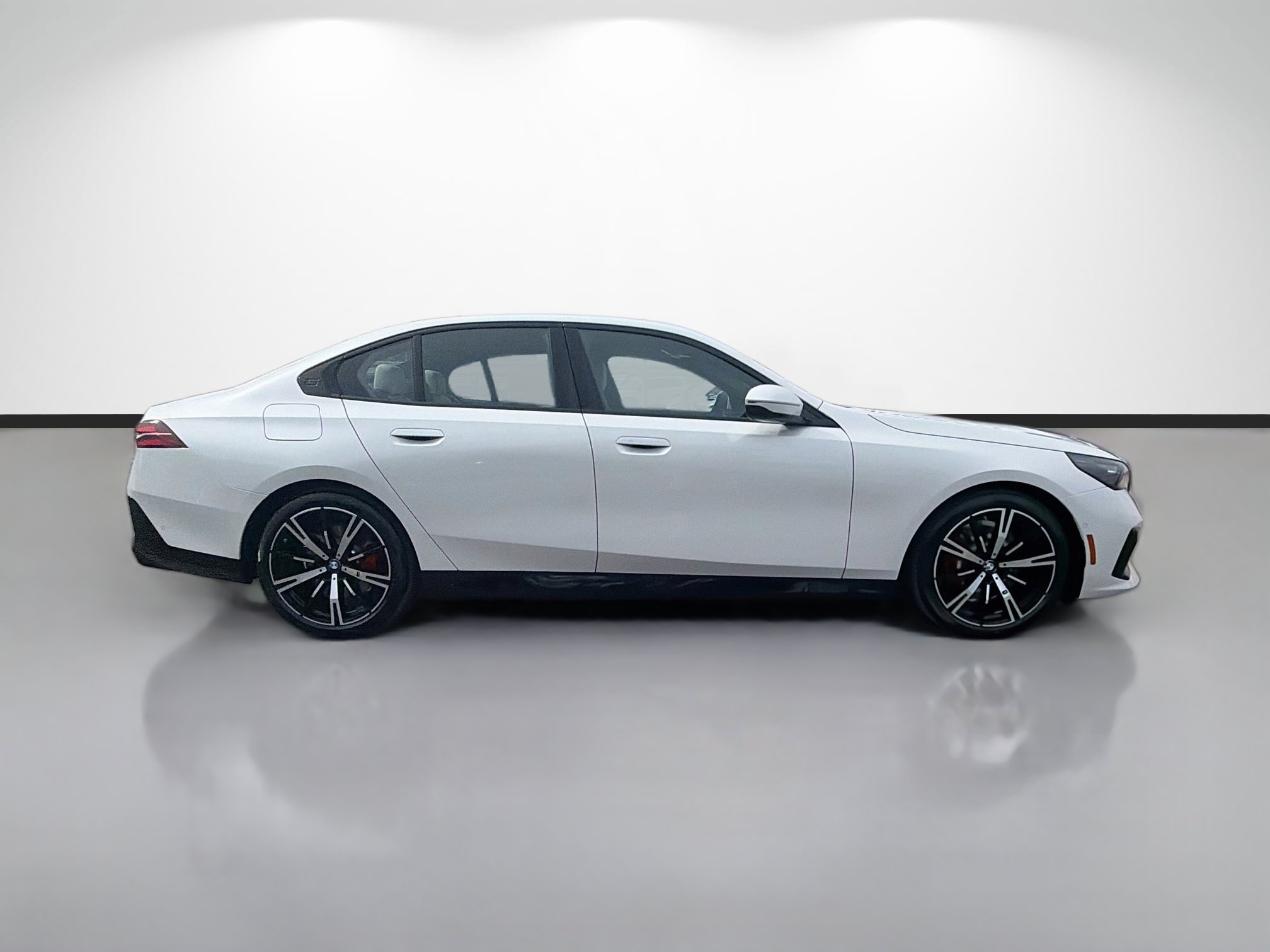 New 2027 BMW 530i xDrive w/ M Sport Package AWD/4WD image 2