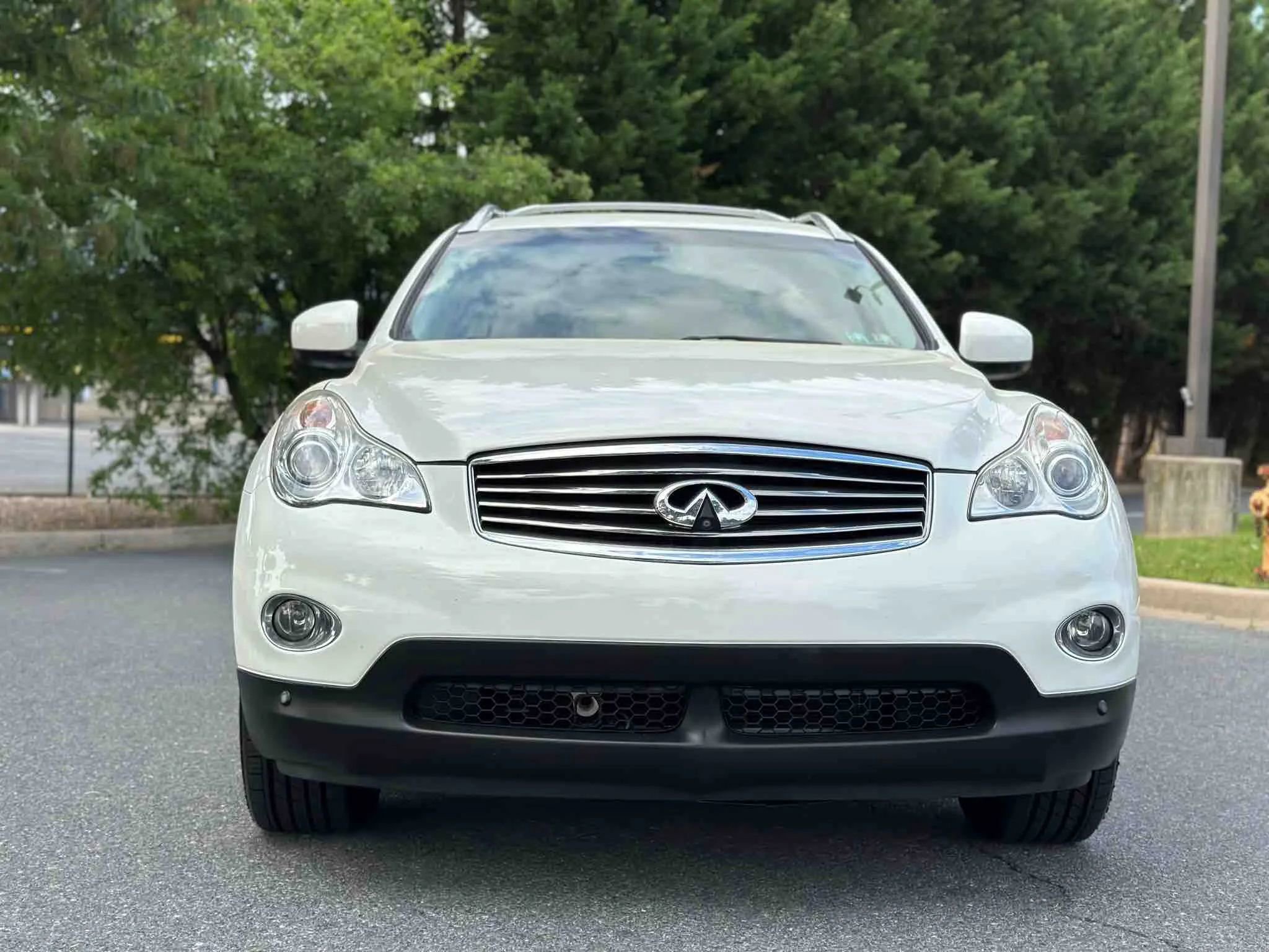 Used 2012 INFINITI EX35 Journey w/ Premium Pkg image 4