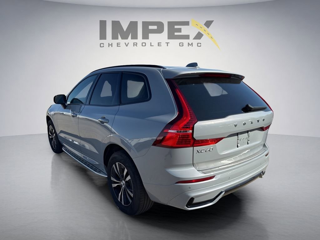 Used 2024 Volvo XC60 B5 Core AWD/4WD image 2