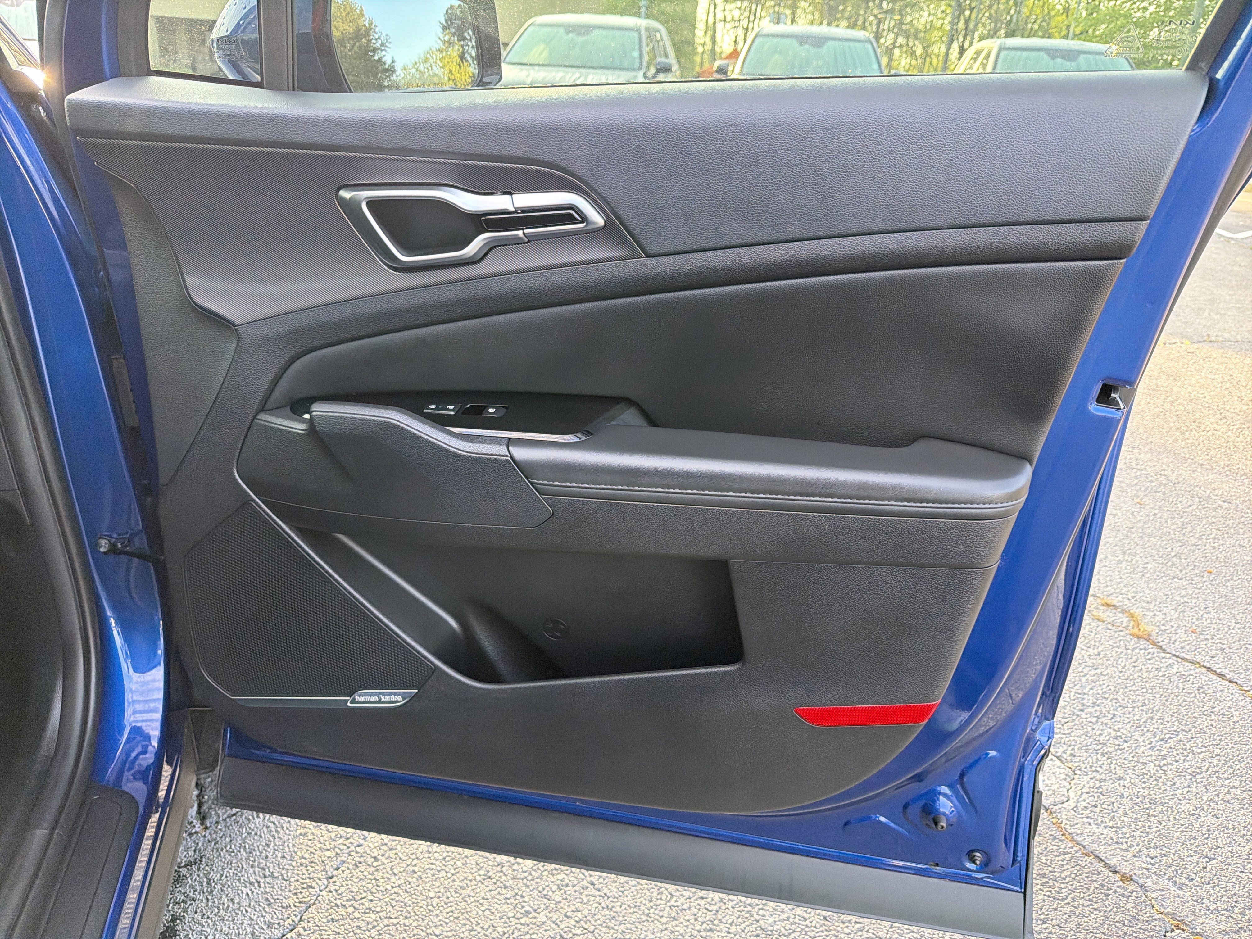 Used 2024 Kia Sportage SX image 12