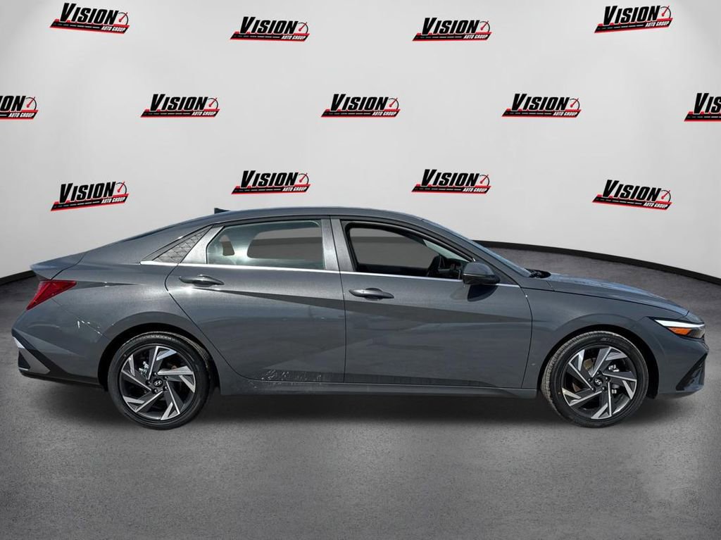 New 2026 Hyundai Elantra Limited image 4