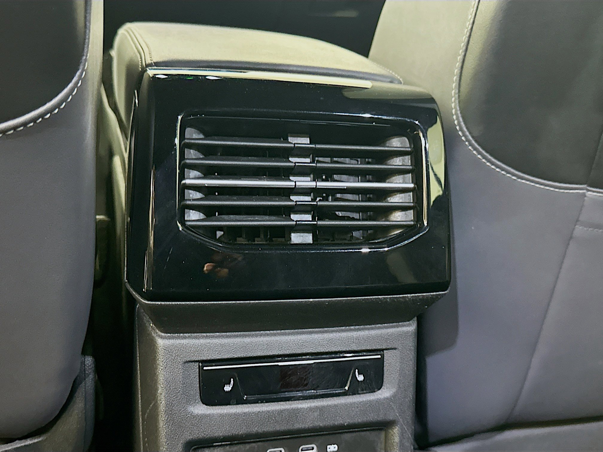 Used 2023 Volkswagen ID.4 Pro S Plus AWD/4WD image 28