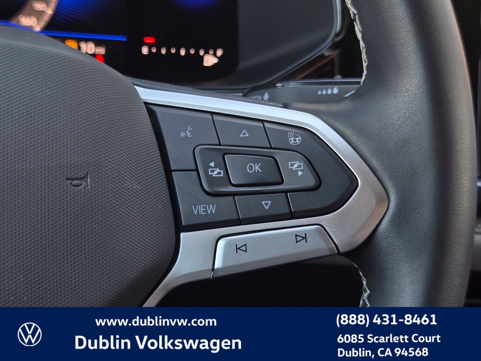 Certified 2024 Volkswagen Taos SE FWD image 20