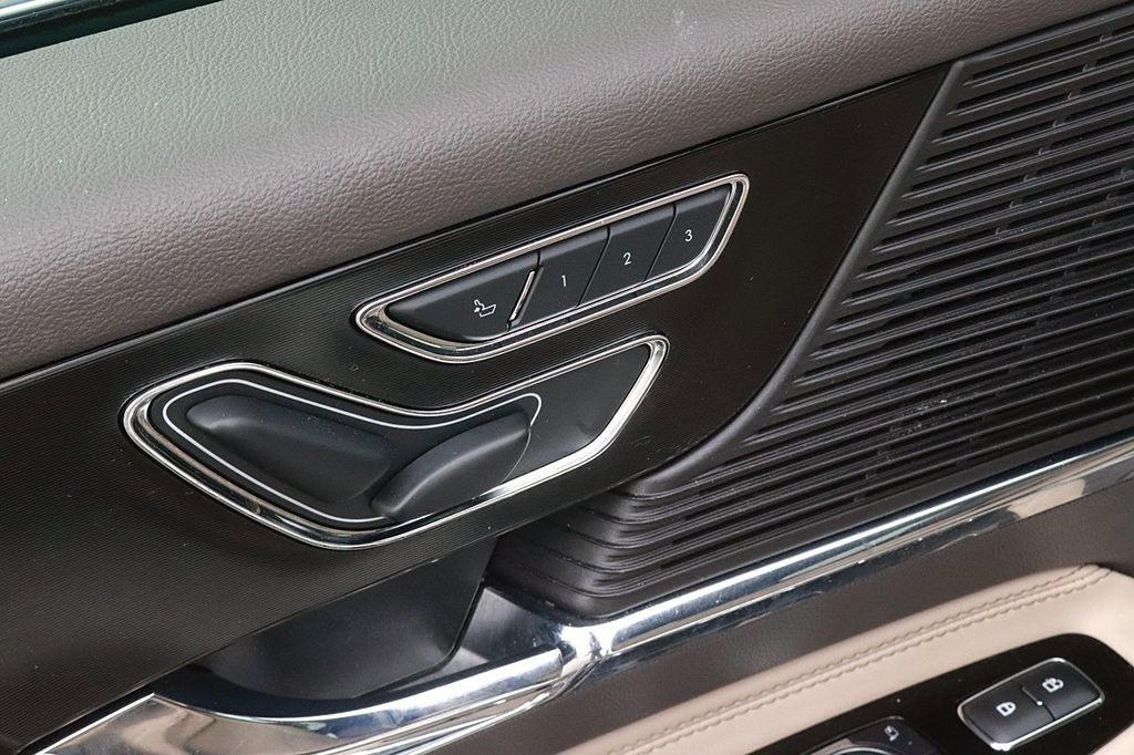Used 2022 Lincoln Corsair FWD w/ Equipment Group 101A image 10