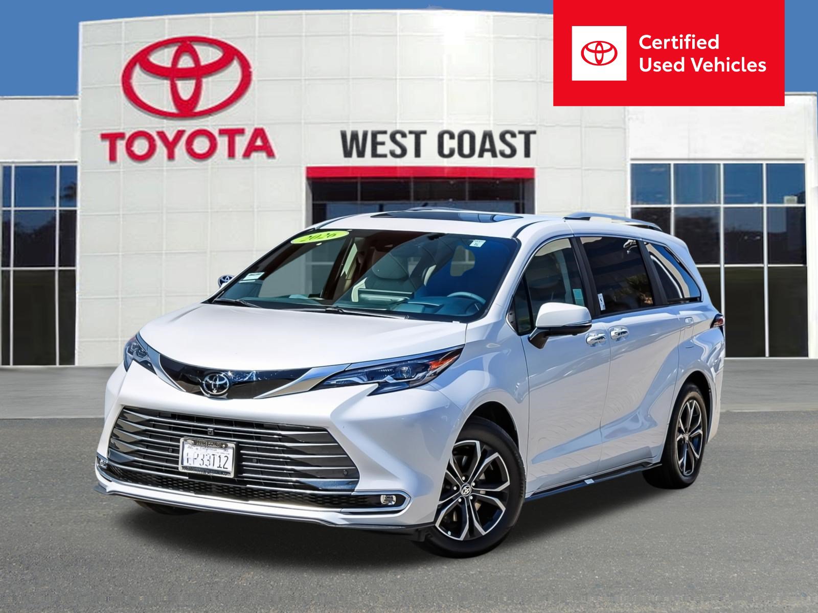 Certified 2026 Toyota Sienna Platinum AWD/4WD image 1