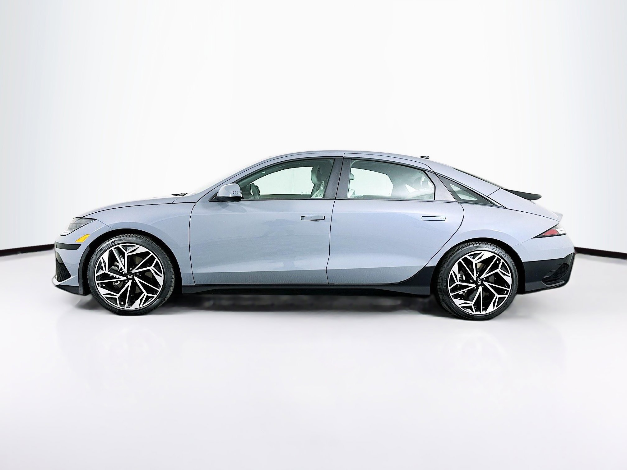 Used 2024 Hyundai Ioniq 6 SEL RWD image 4