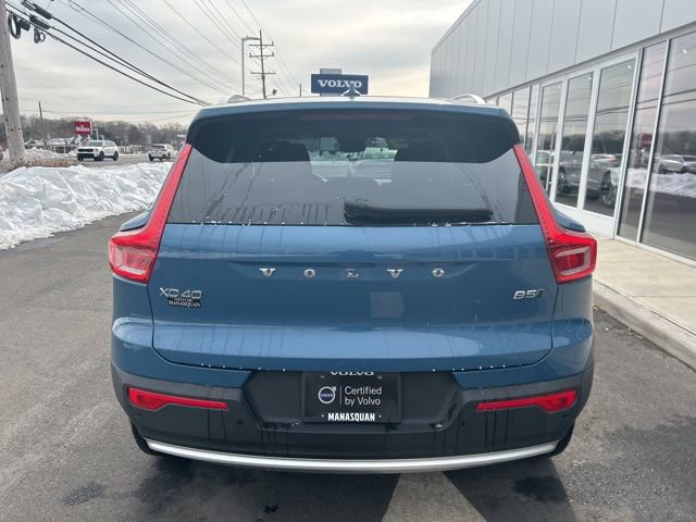 Certified 2025 Volvo XC40 B5 Plus AWD/4WD image 4