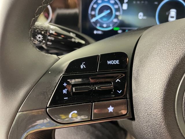 Certified 2025 Hyundai Elantra SEL image 11