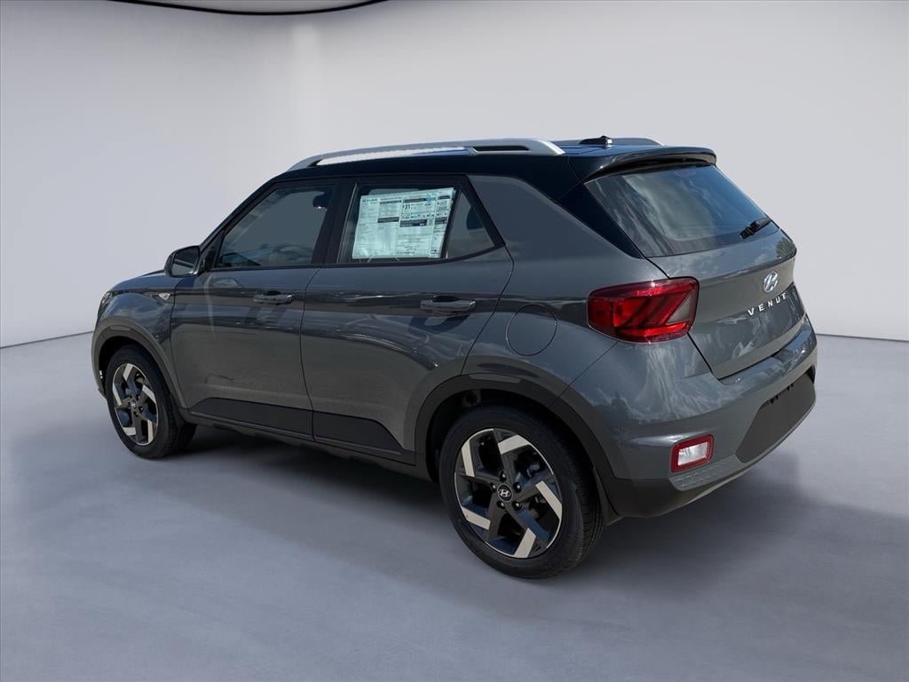New 2026 Hyundai Venue SEL FWD image 3