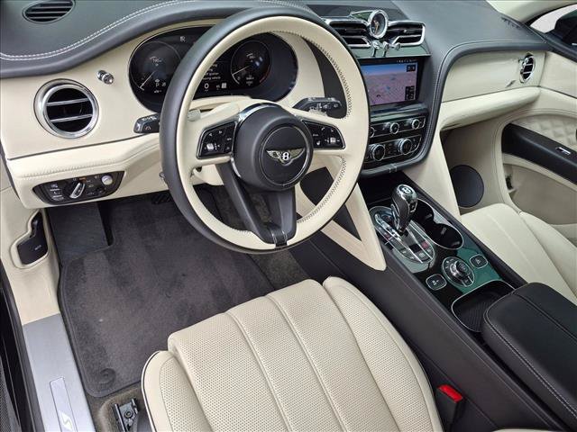 Used 2023 Bentley Bentayga AWD/4WD image 10