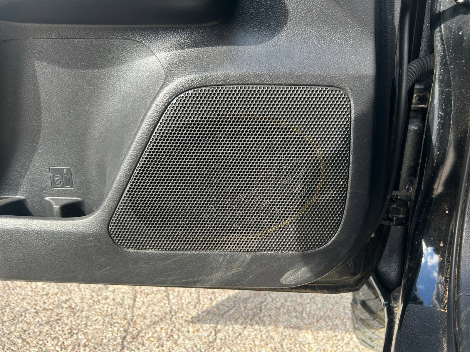 Used 2023 Toyota Tacoma TRD Sport w/ Black Out Package (TMS) image 23