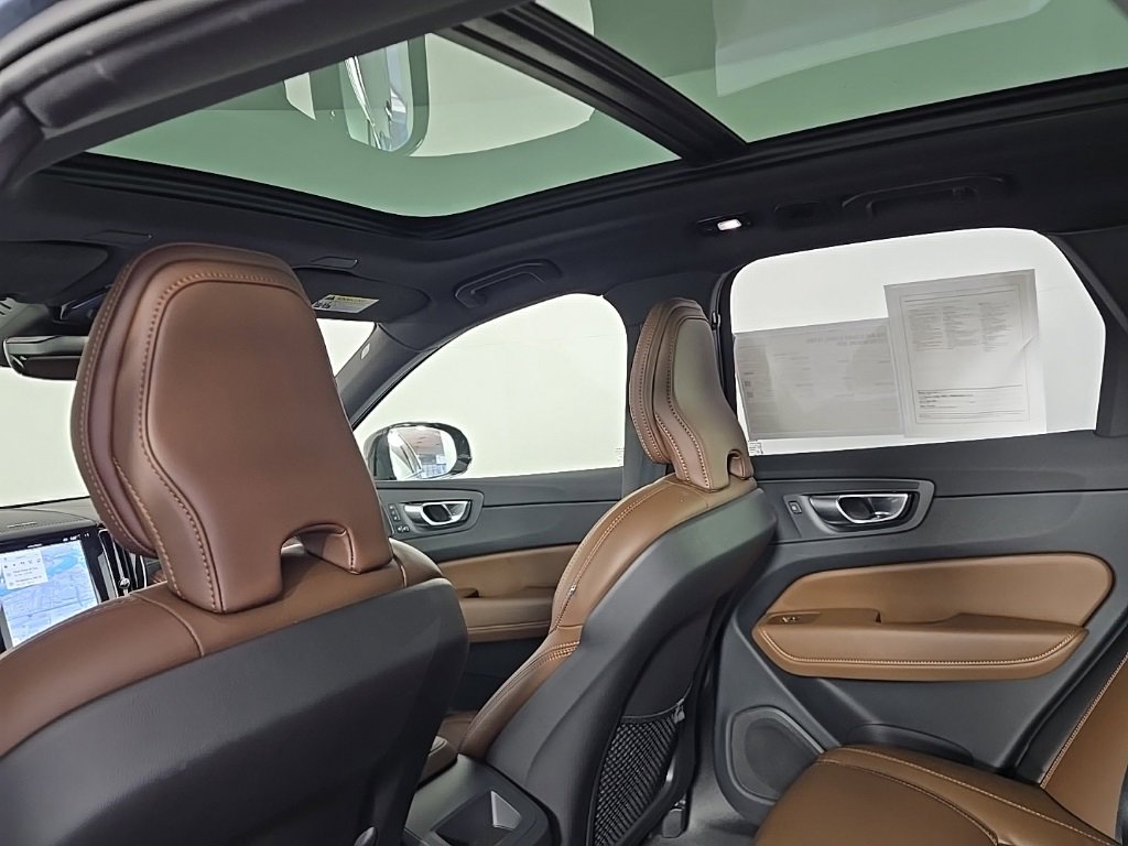 Certified 2024 Volvo XC60 T8 Ultimate image 18