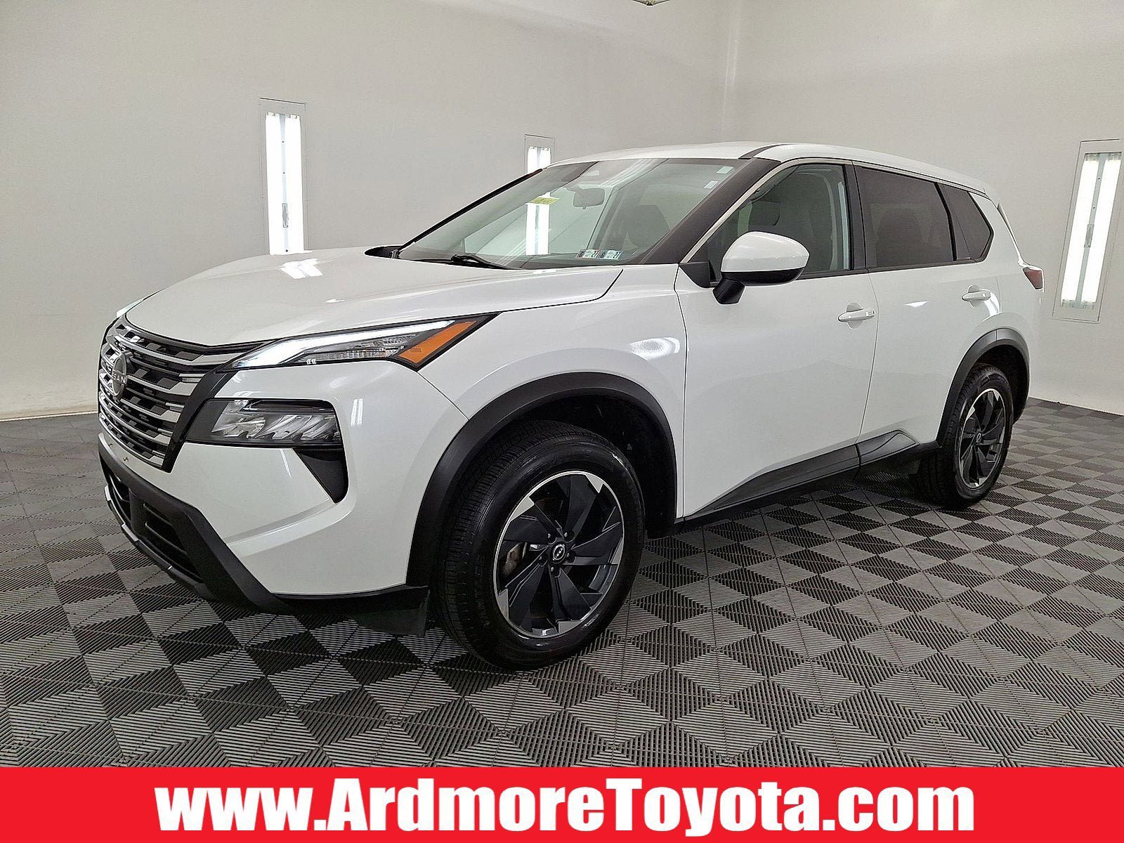 Used 2024 Nissan Rogue SV