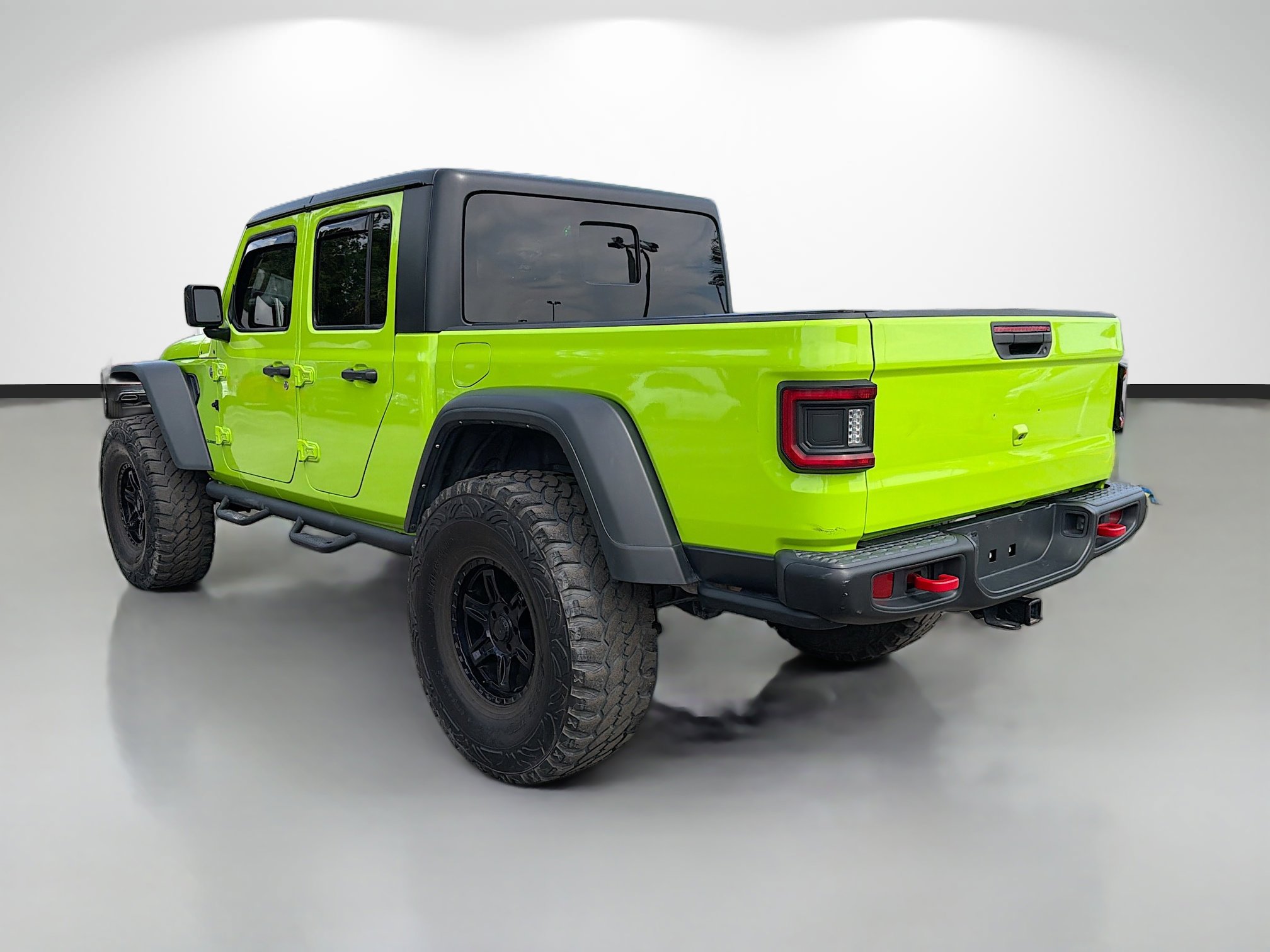 Used 2021 Jeep Gladiator Rubicon w/ Cold Weather Group AWD/4WD image 5