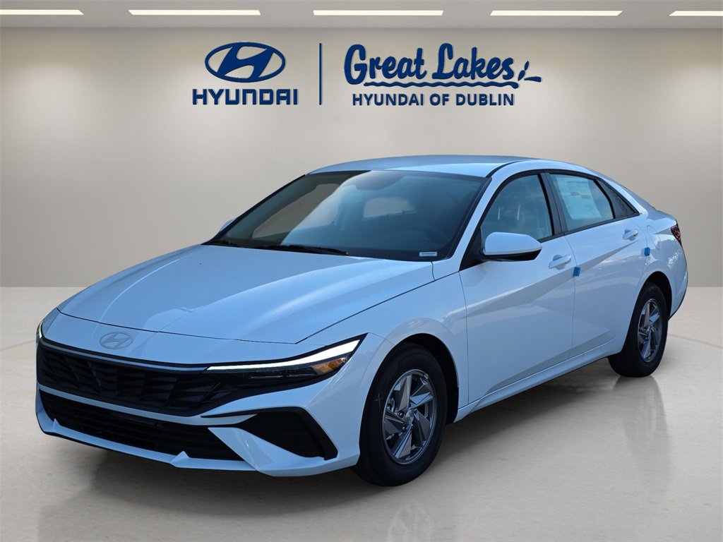 New 2025 Hyundai Elantra SE