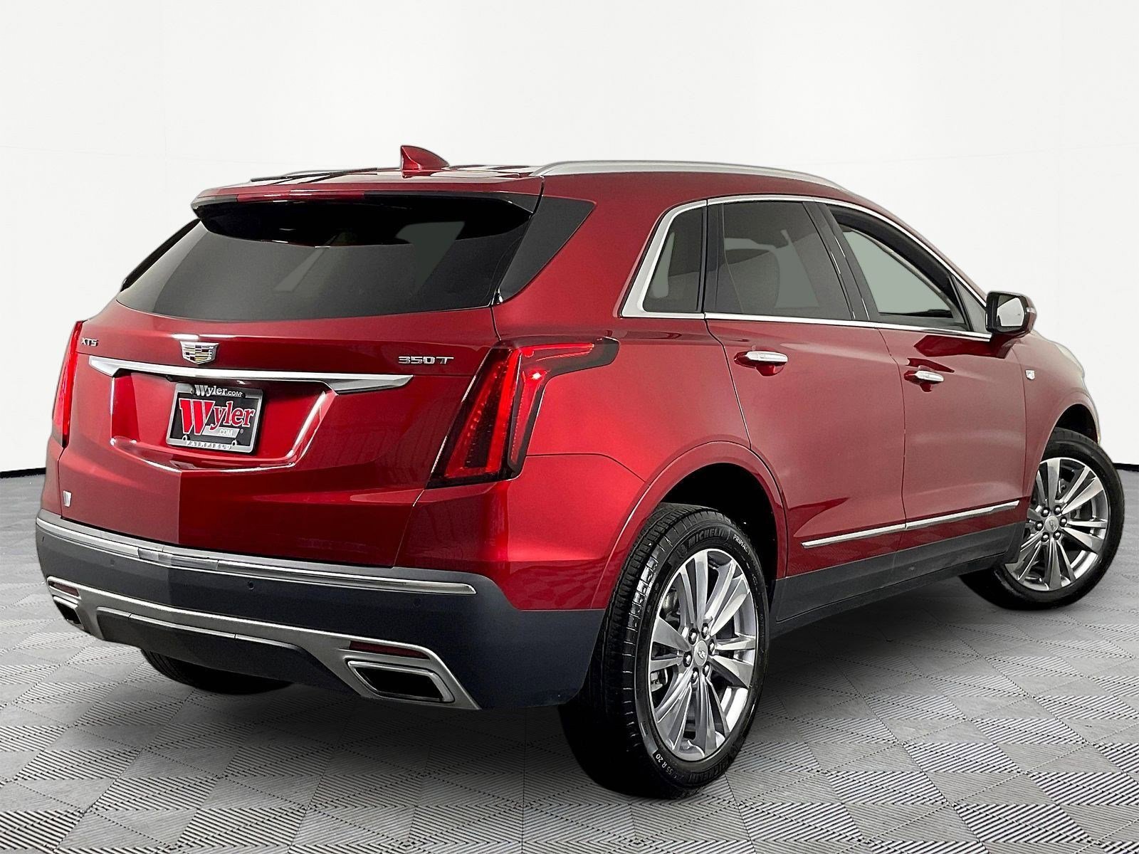 Used 2023 Cadillac XT5 Premium Luxury w/ LPO, Floor Liner Package FWD image 6