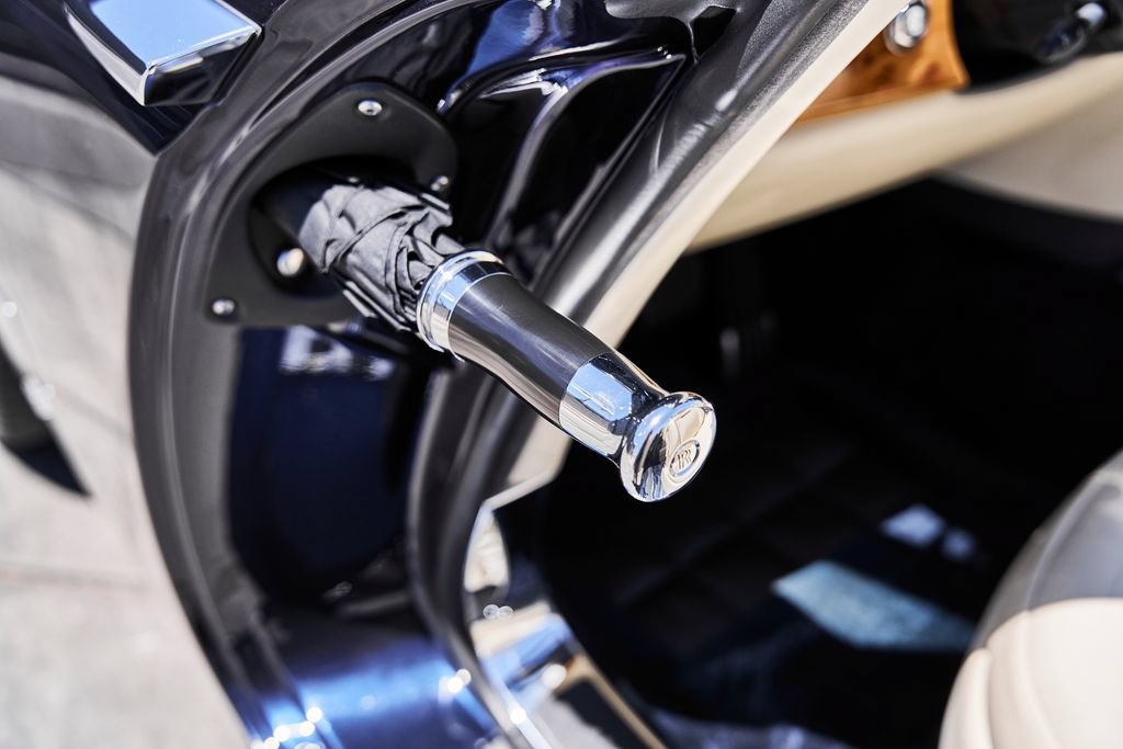 Used 2009 Rolls-Royce Phantom Drophead Coupe RWD image 29