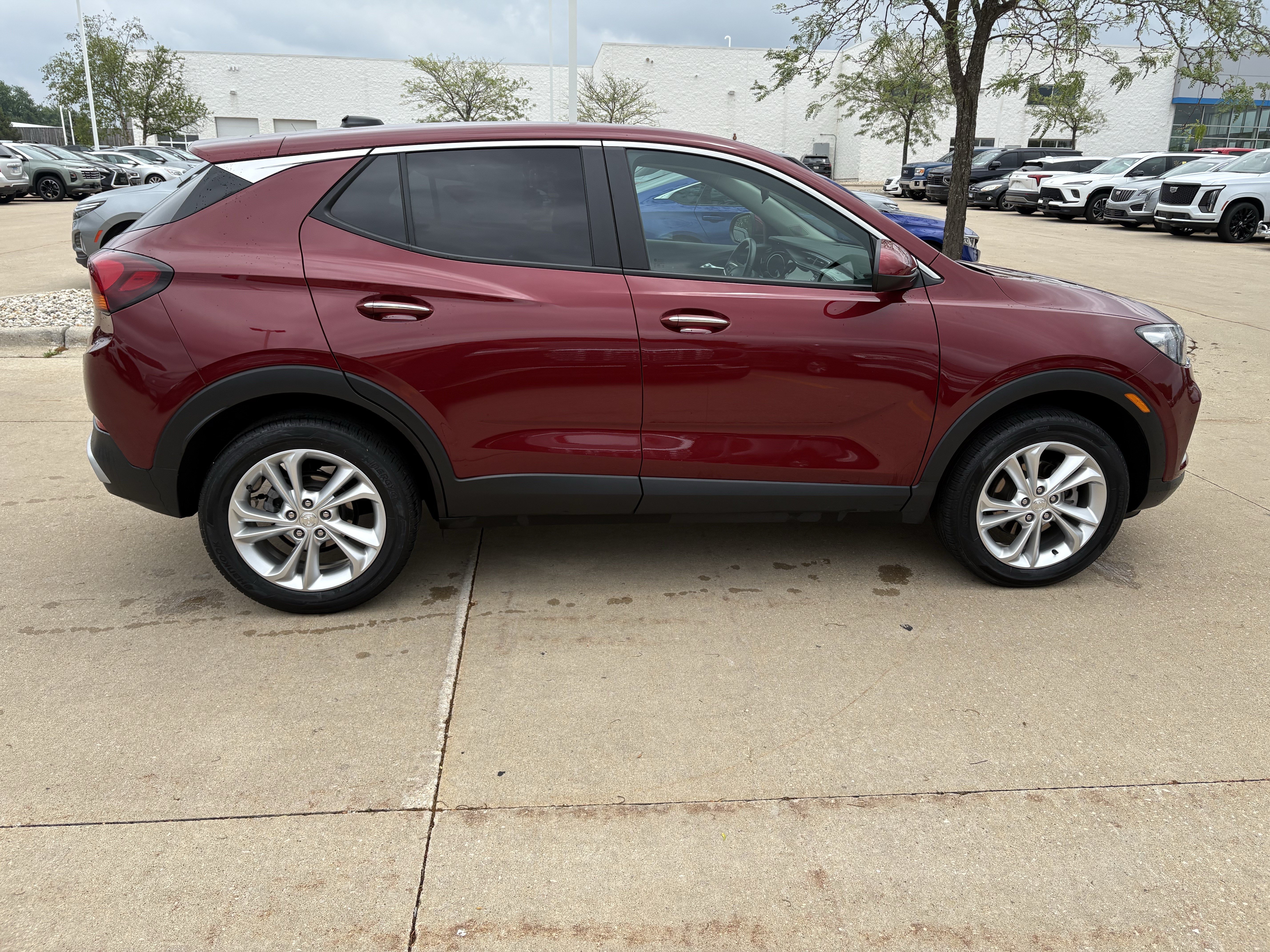 Used 2023 Buick Encore GX Preferred w/ Cold Weather Comfort Package AWD/4WD image 8