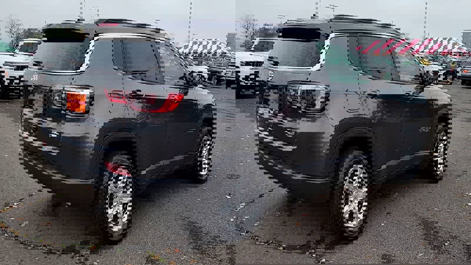 Used 2023 Jeep Compass Latitude w/ Convenience Group image 8