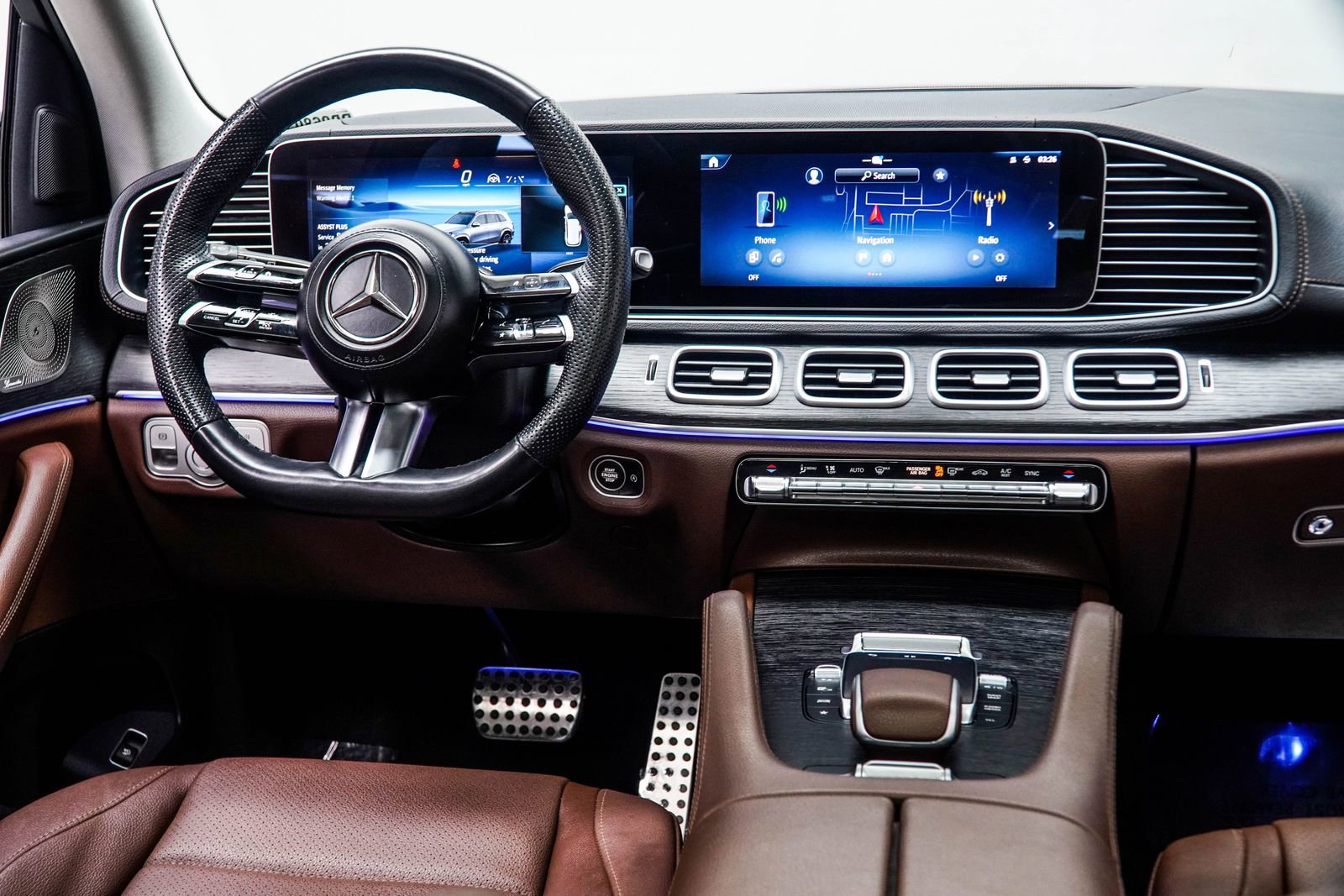 Used 2024 Mercedes-Benz GLS 450 4MATIC image 17
