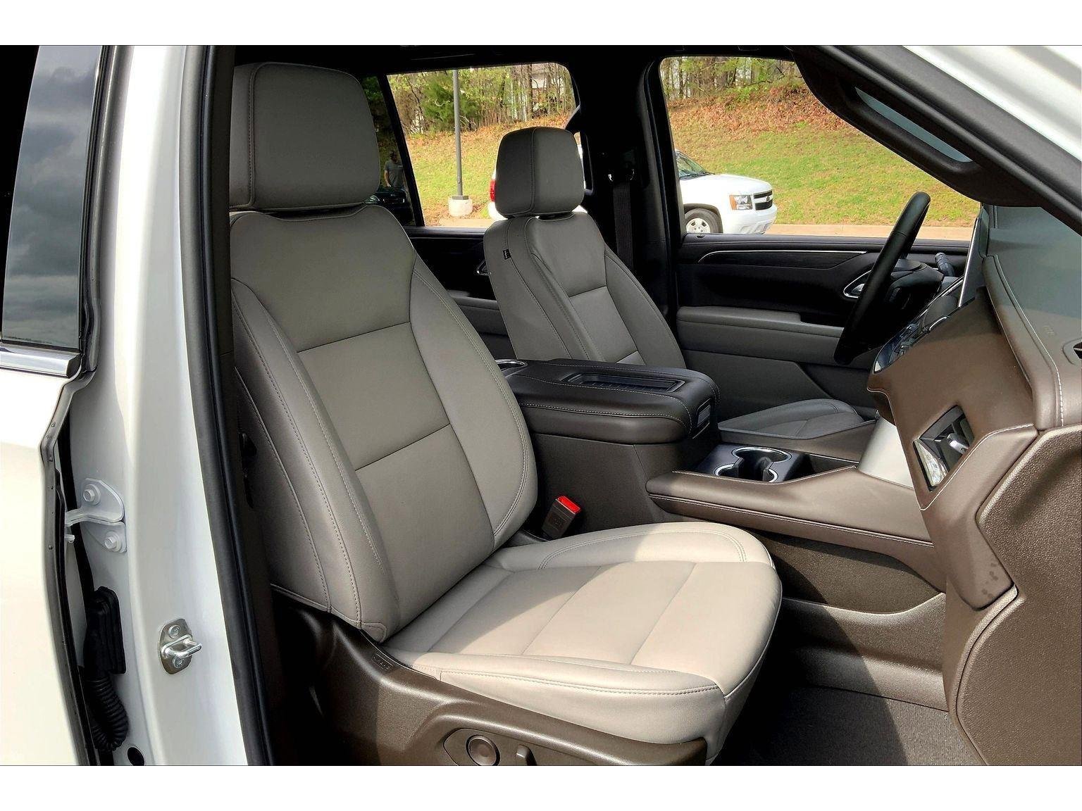 Used 2024 Chevrolet Tahoe LT w/ LT Signature Package image 7