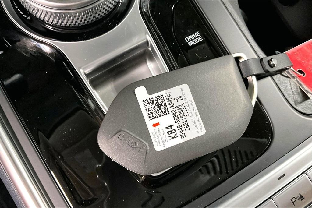 New 2026 Kia Carnival SX w/ SX Dark Edition Package FWD image 23