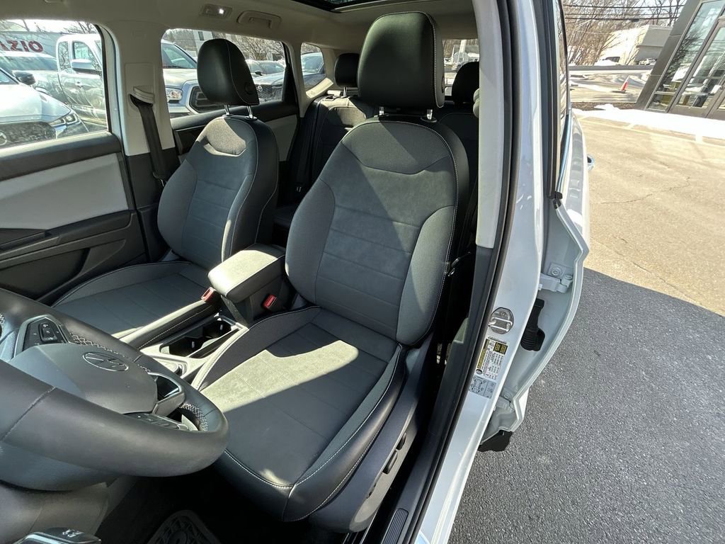 Used 2022 Volkswagen Taos SE w/ Panoramic Sunroof Package image 15