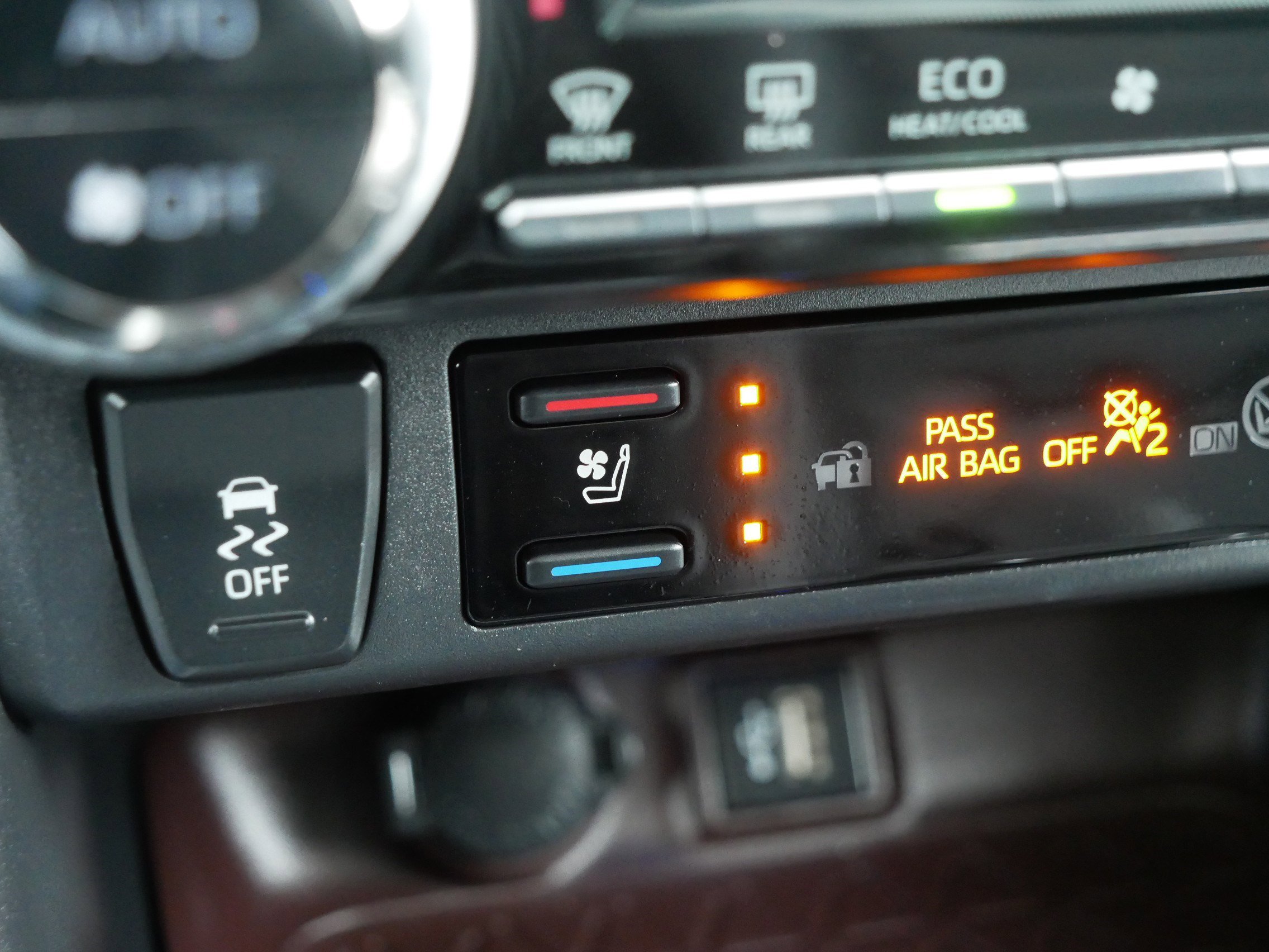 Used 2023 Toyota RAV4 Limited w/ Limited Grade Weather Package image 28