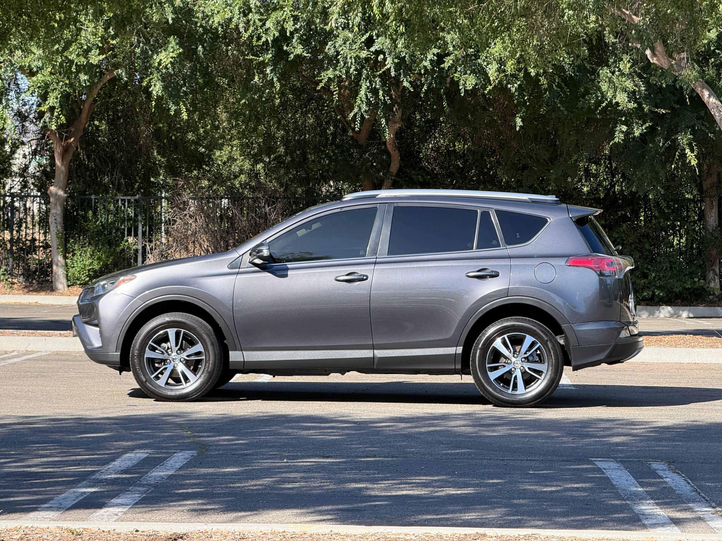 Used 2017 Toyota RAV4 XLE w/ Carpet Mat Package FWD image 2