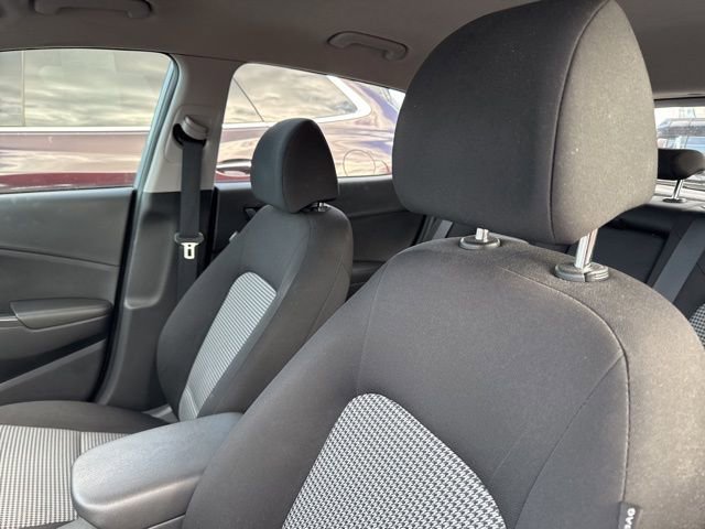 Used 2021 Hyundai Kona SE image 12