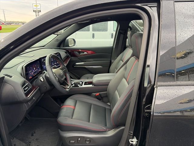 Used 2025 Chevrolet Traverse RS w/ LPO, Floor Liner Package image 7