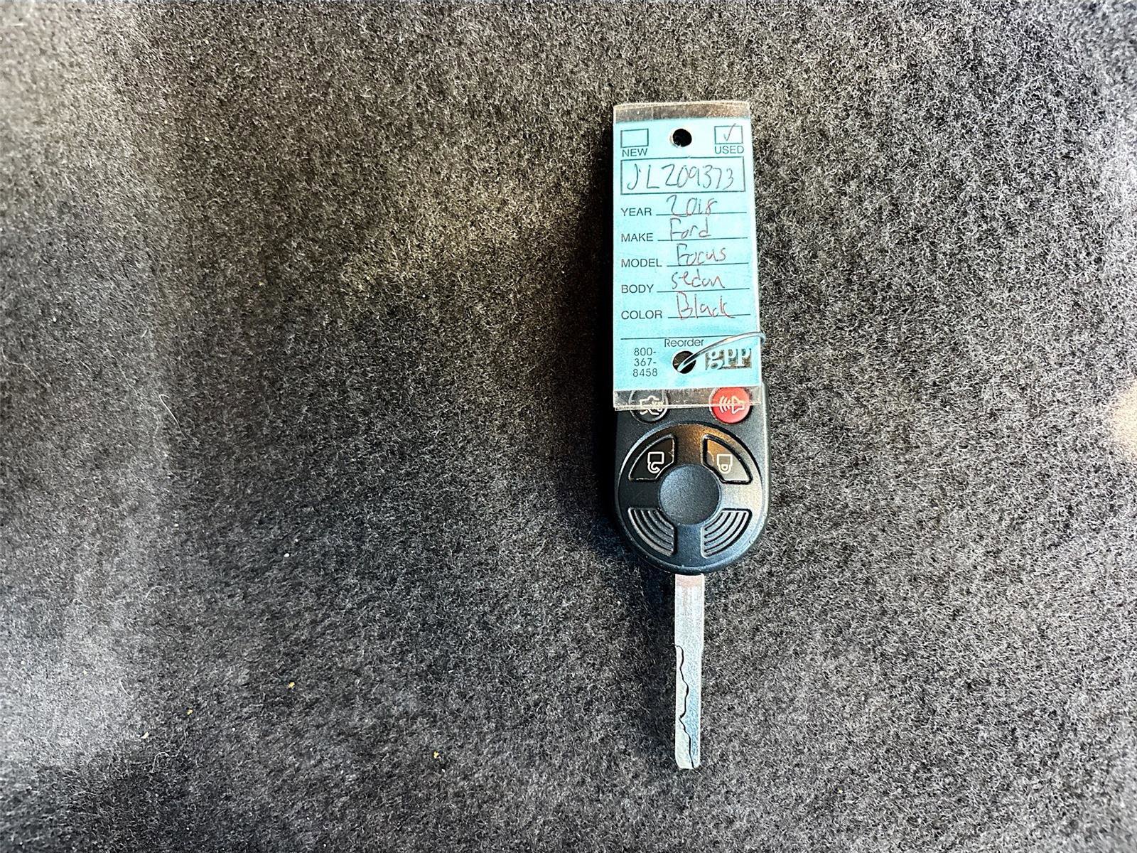 Used 2018 Ford Focus SE w/ SE Appearance Package image 34