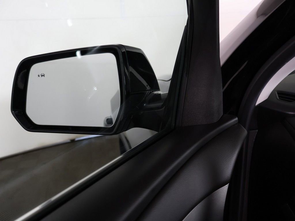Used 2020 Chevrolet Traverse LT AWD/4WD image 35