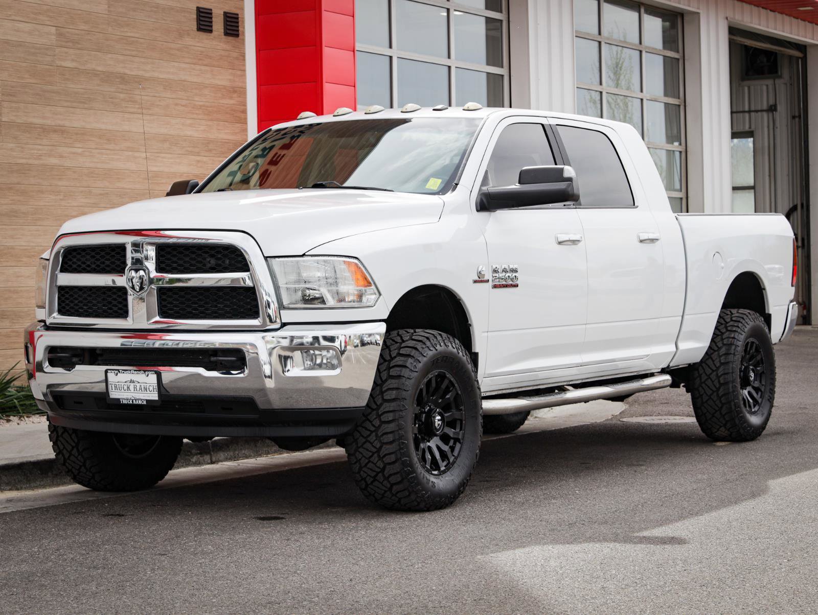 Used 2017 RAM 2500 SLT w/ Luxury Group AWD/4WD image 8