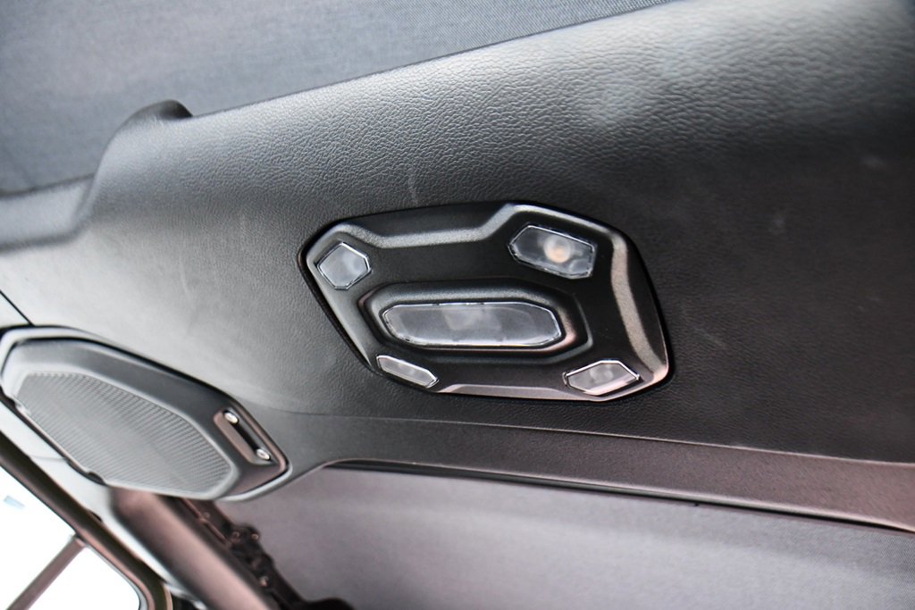 Used 2022 Jeep Gladiator Overland w/ Cold Weather Group image 27