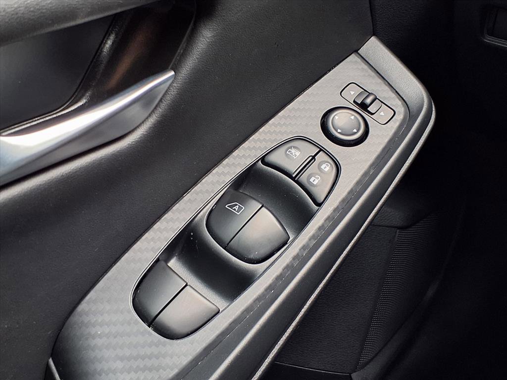 Used 2025 Nissan Sentra SV image 23