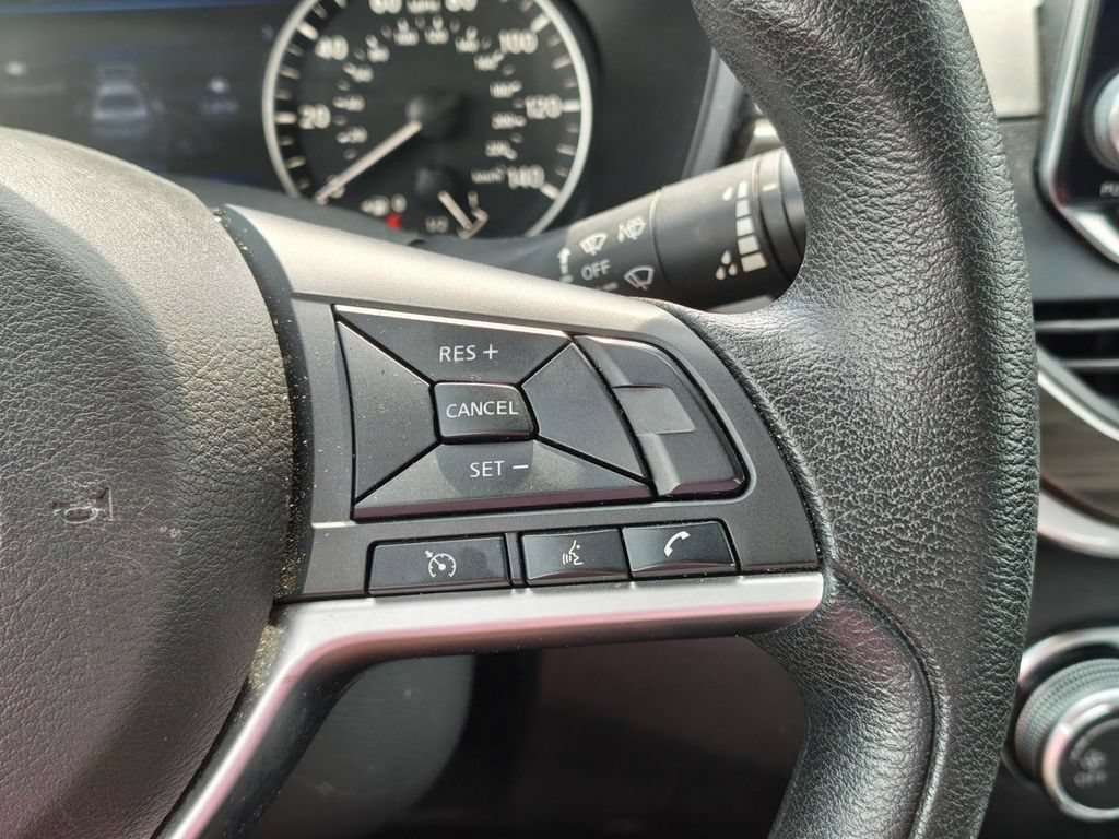 Used 2024 Nissan Altima 2.5 SV FWD image 15