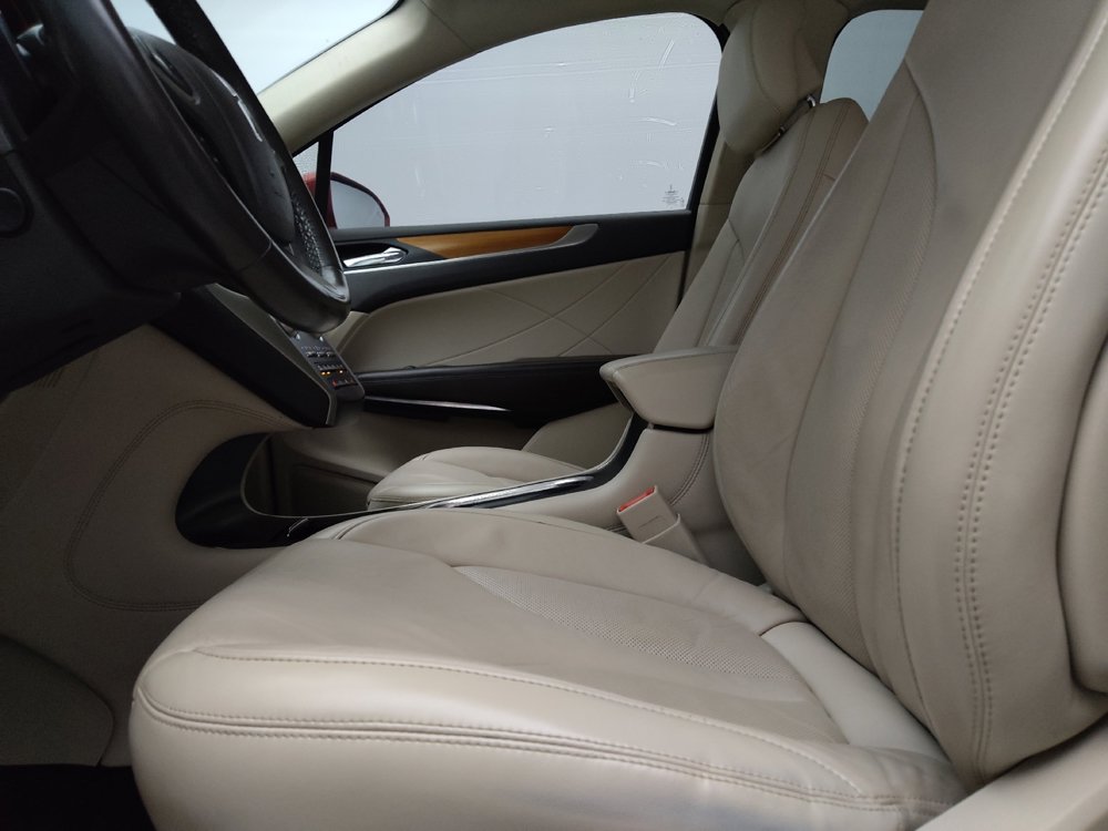 Used 2019 Lincoln MKC Select w/ Select Plus Package FWD image 17