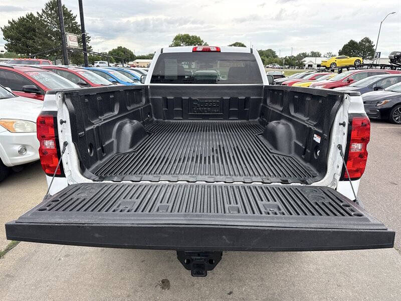 Used 2017 Chevrolet Silverado 2500 W/T w/ WT Convenience Package AWD/4WD image 19